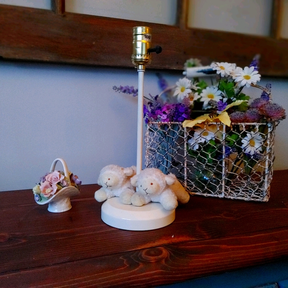 Childs lamp base